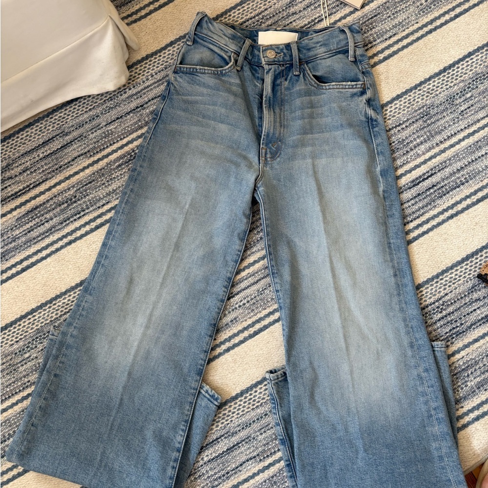 MOTHER Superior -The Hustler Roller Sneak Jeans